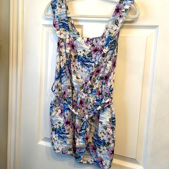 CUTE ROMPER WITH POCKETS - Picture 2 of 7